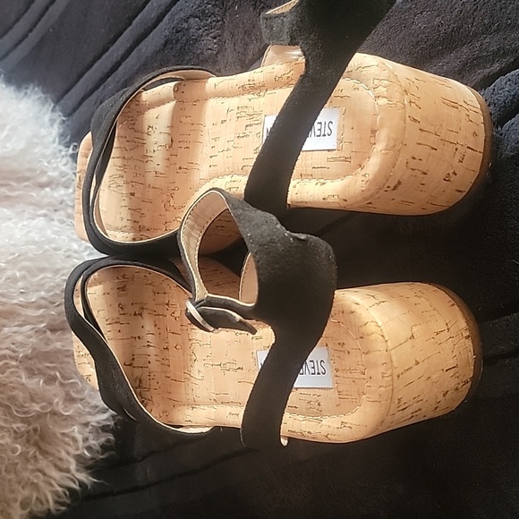 Cute Sandals by Steve Madden. - Picture 8 of 10